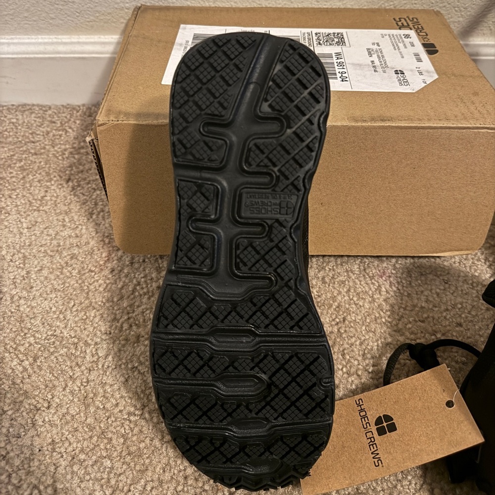 Shoes for Crews water and slip resistant shoes for kitchen jobs. - Picture 2 of 4